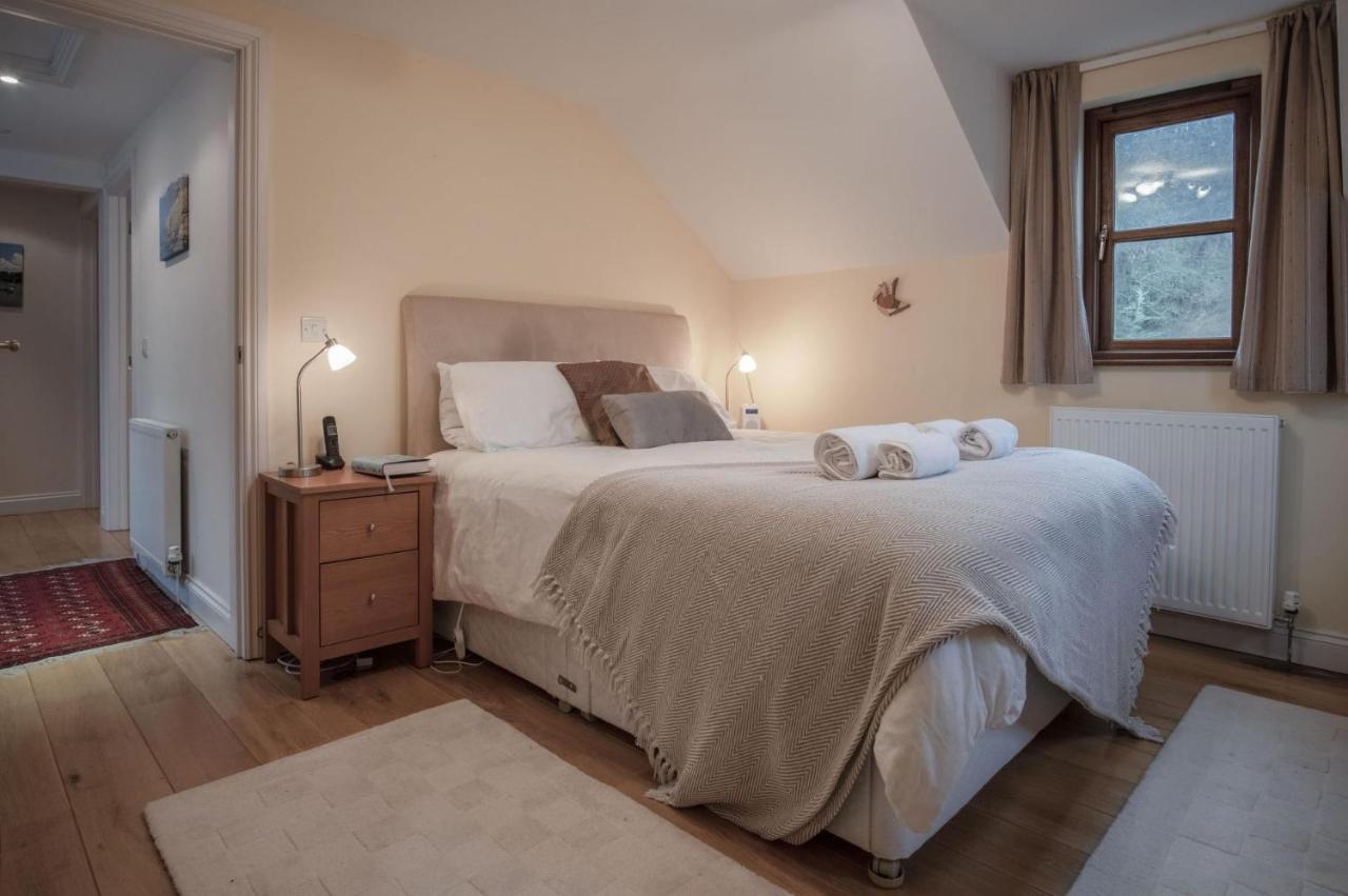 Llais Afon - 3 Bedroom Holiday Home - Фишгард Экстерьер фото