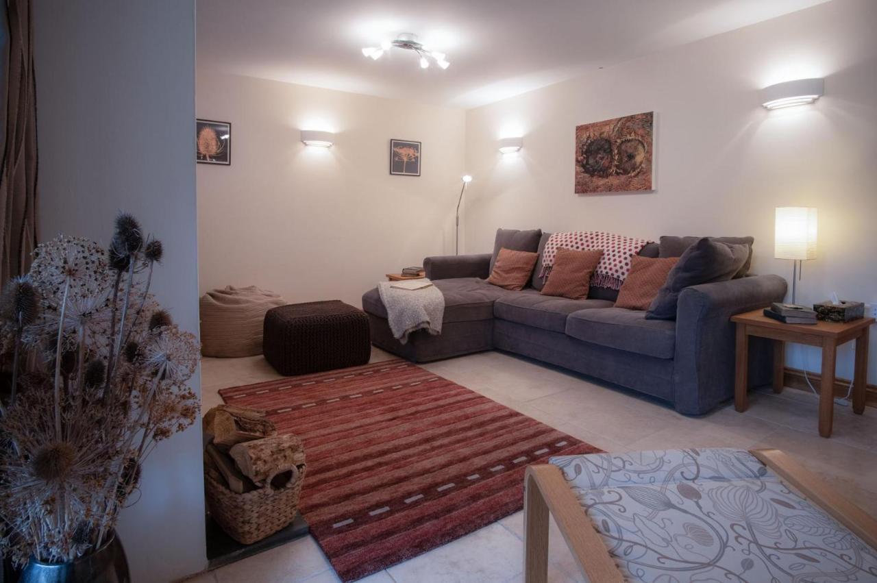 Llais Afon - 3 Bedroom Holiday Home - Фишгард Экстерьер фото
