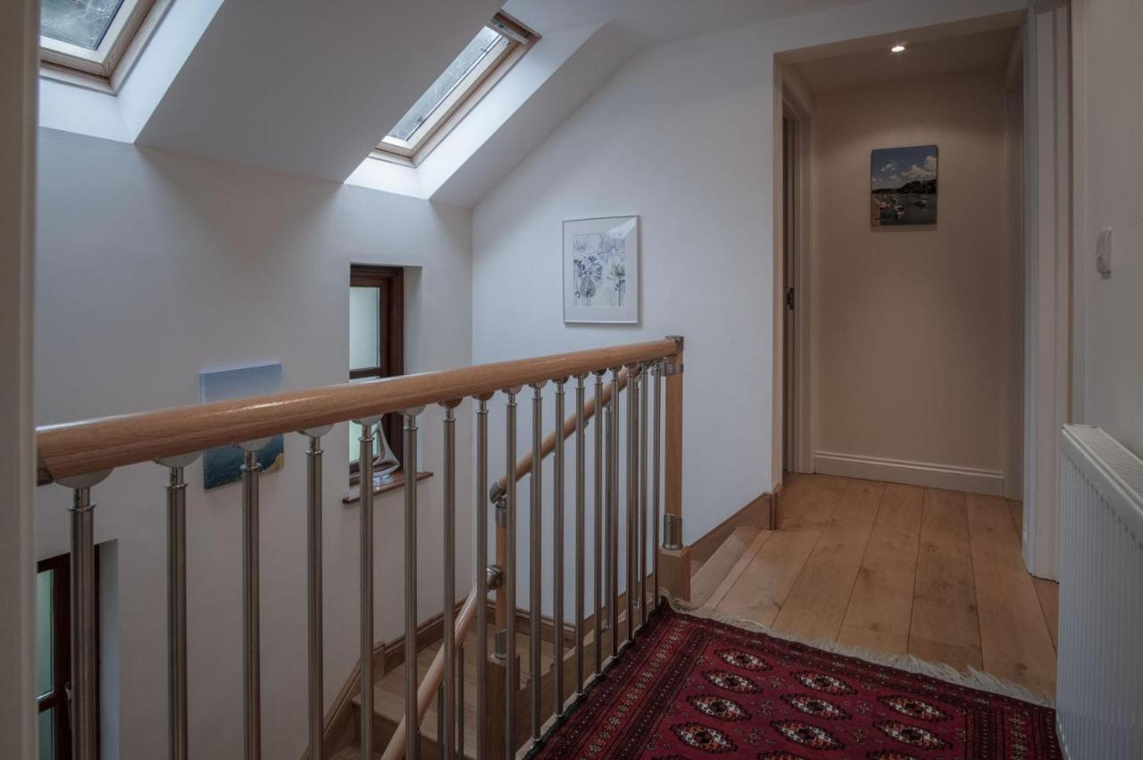 Llais Afon - 3 Bedroom Holiday Home - Фишгард Экстерьер фото