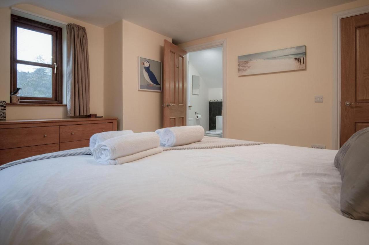 Llais Afon - 3 Bedroom Holiday Home - Фишгард Экстерьер фото
