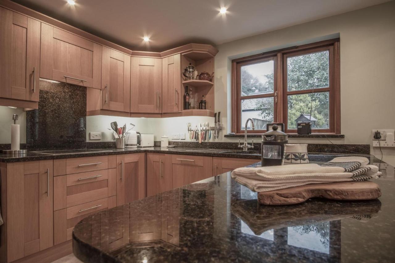 Llais Afon - 3 Bedroom Holiday Home - Фишгард Экстерьер фото