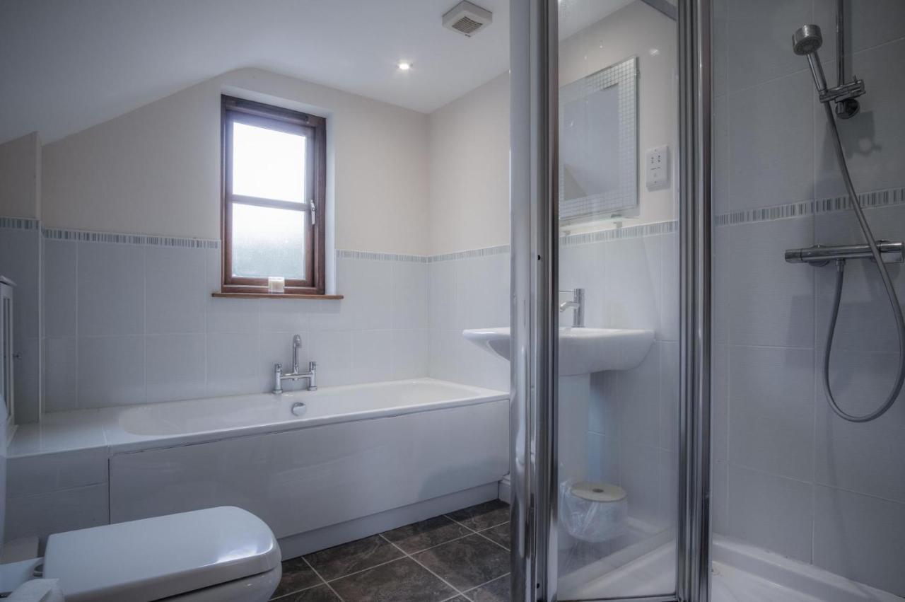 Llais Afon - 3 Bedroom Holiday Home - Фишгард Экстерьер фото