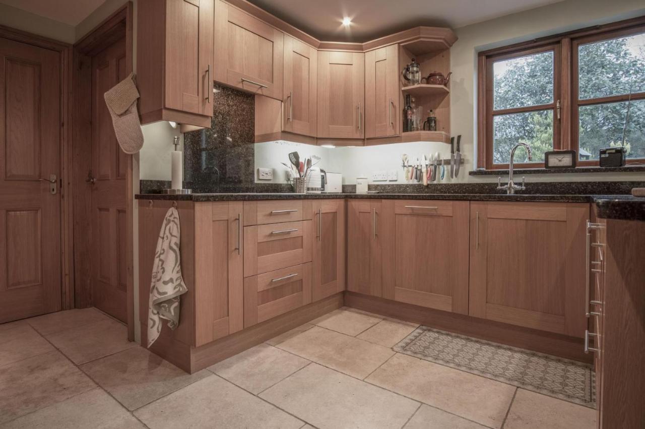 Llais Afon - 3 Bedroom Holiday Home - Фишгард Экстерьер фото