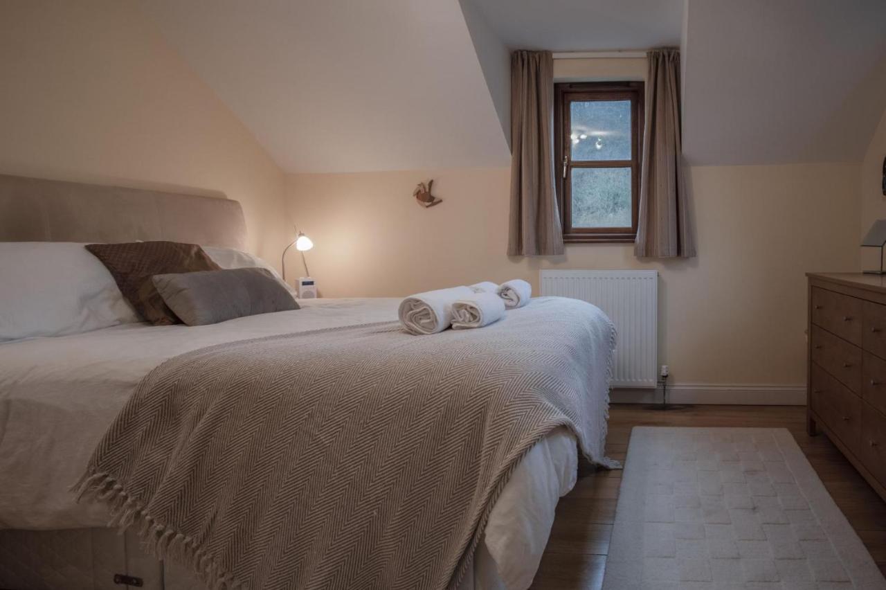 Llais Afon - 3 Bedroom Holiday Home - Фишгард Экстерьер фото